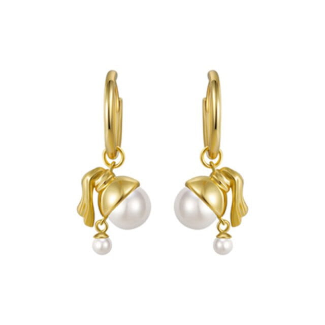 Girl with a pearl vintage earrings